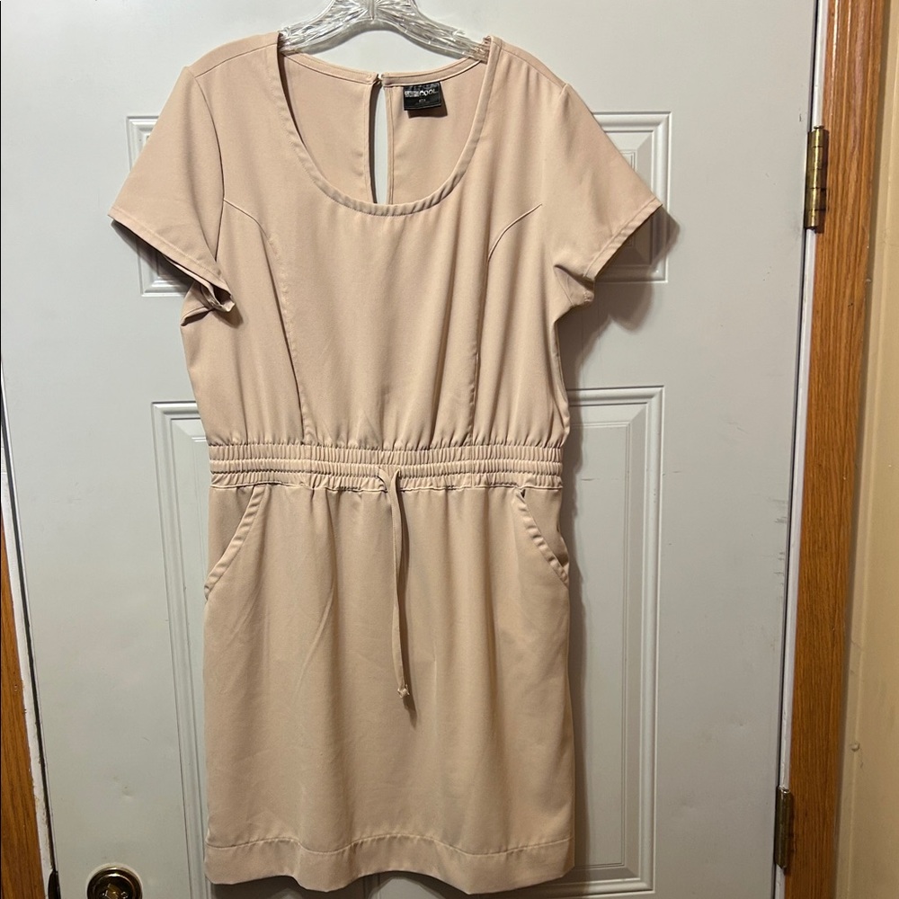 32 Cool Women’s Short Sleeve‎ Drawstring Waist Dress M